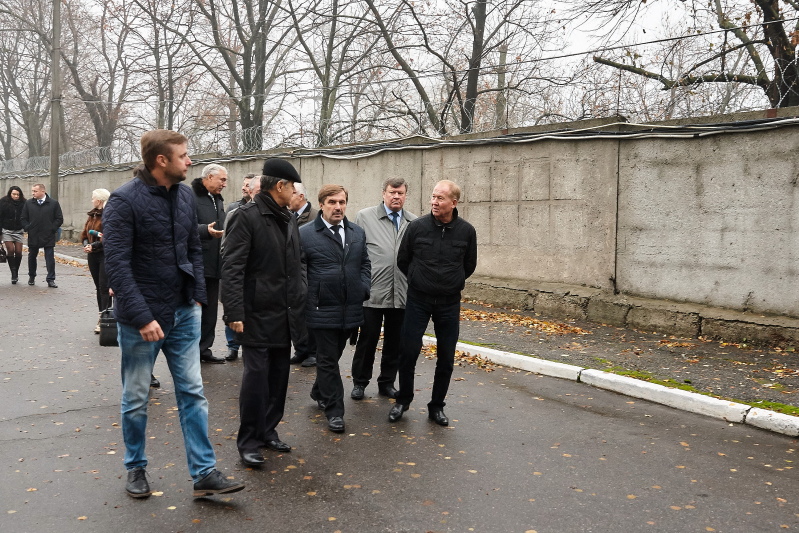 Депутатам міської ради показали нове обладнання заводу «Південкабель»
