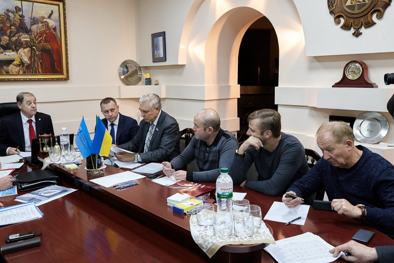 Депутатам міської ради показали нове обладнання заводу «Південкабель»