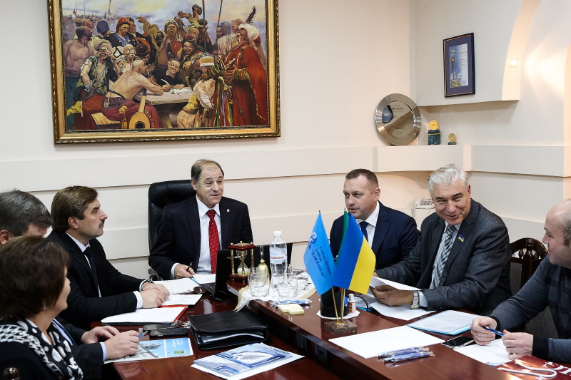 Депутатам міської ради показали нове обладнання заводу «Південкабель»