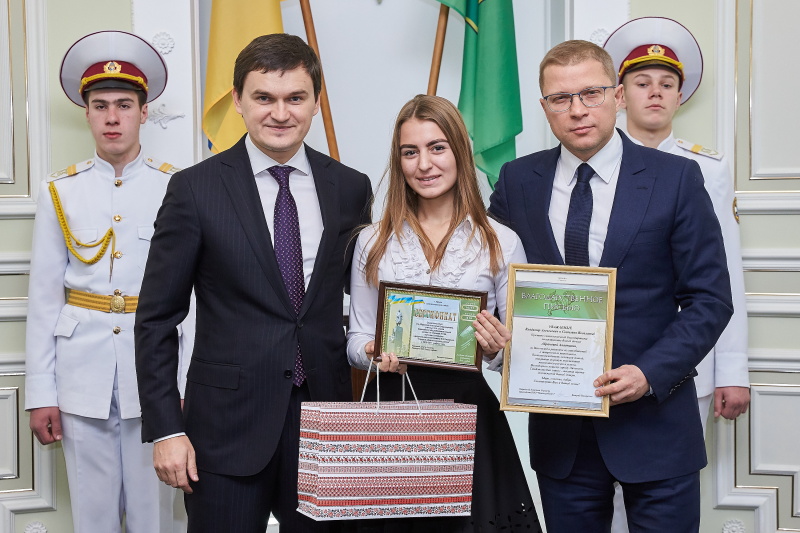 У Харкові відзначили кращих учнів Шевченківського району