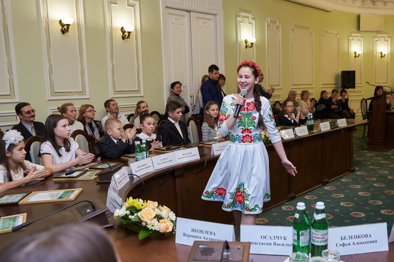 У Харкові відзначили кращих учнів Шевченківського району