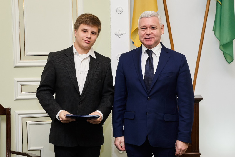 Ігор Терехов вручив премії Харківської міської ради