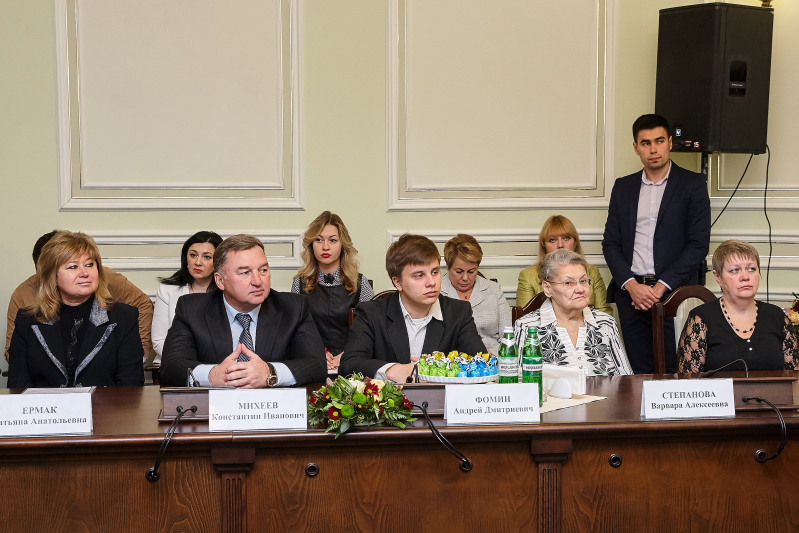 Ігор Терехов вручив премії Харківської міської ради