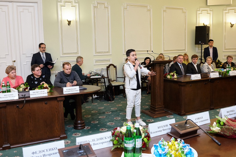 Ігор Терехов вручив премії Харківської міської ради
