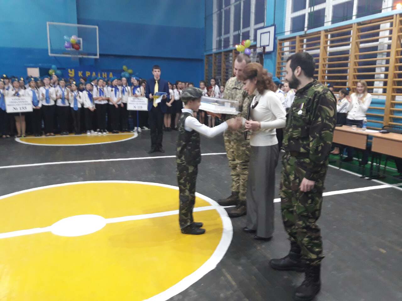 В Індустріальному районі пройшов конкурс серед школярів до Дня Збройних Сил України