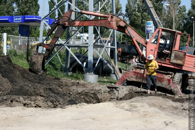 У Харкові щорічно змінюють від 10 до 12 електроопор