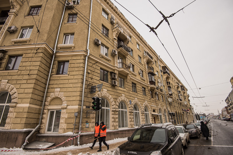 У Харкові понад 200 робочих очищають дахи від бурульок