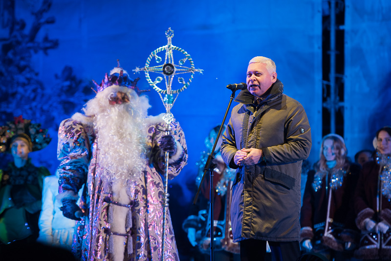На площі Свободи відкрилася головна ялинка міста