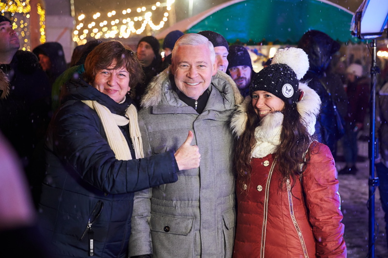 На площі Свободи відкрилася головна ялинка міста