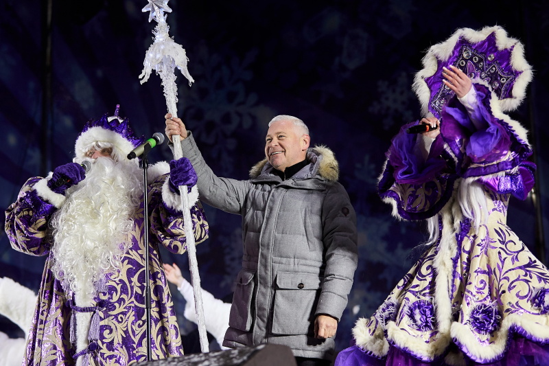 На площі Свободи відкрилася головна ялинка міста