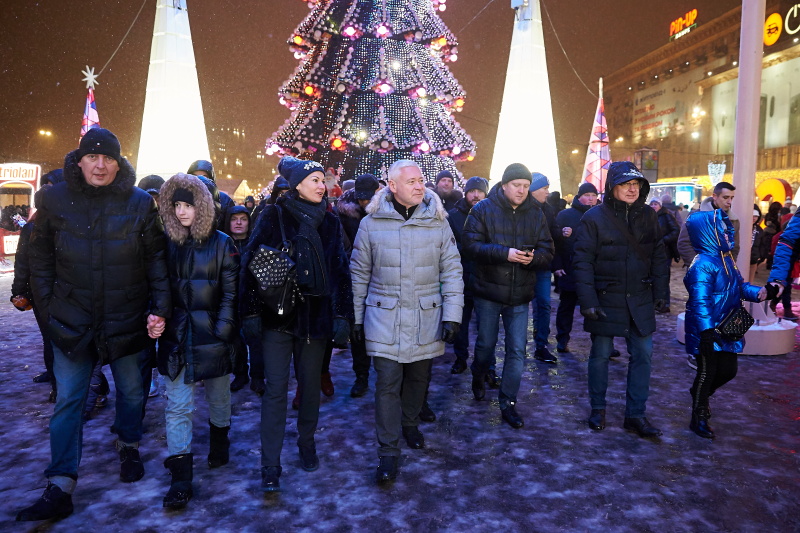 На площі Свободи відкрилася головна ялинка міста