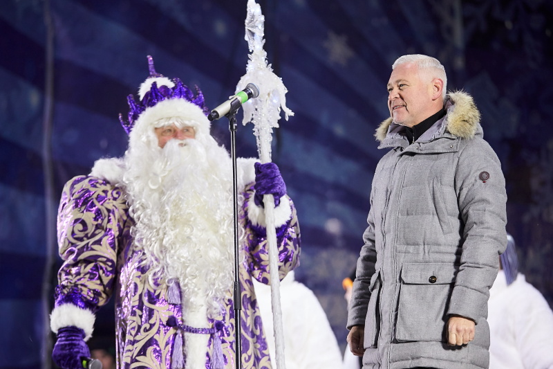 На площі Свободи відкрилася головна ялинка міста