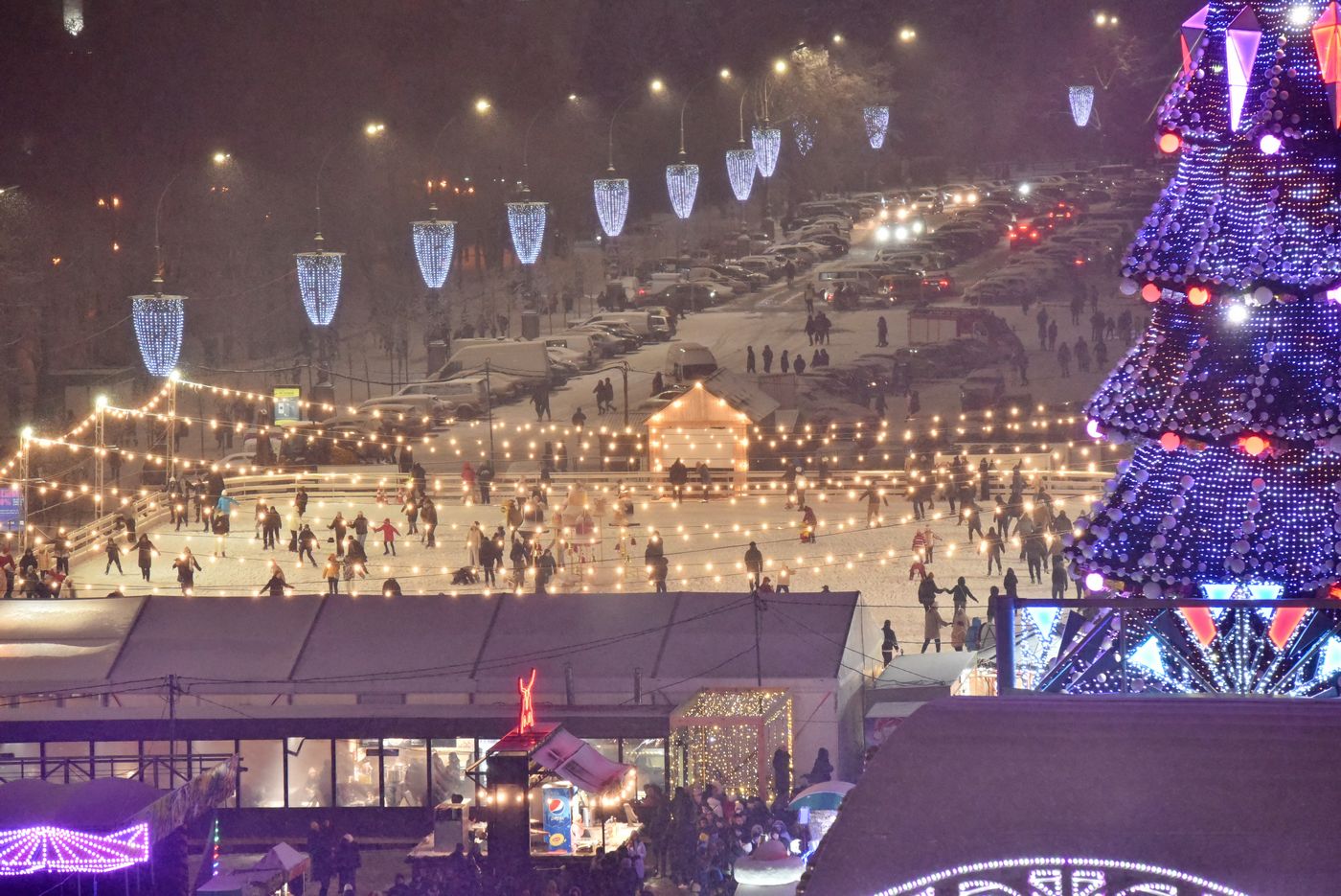 На площі Свободи відкрилася головна ялинка міста