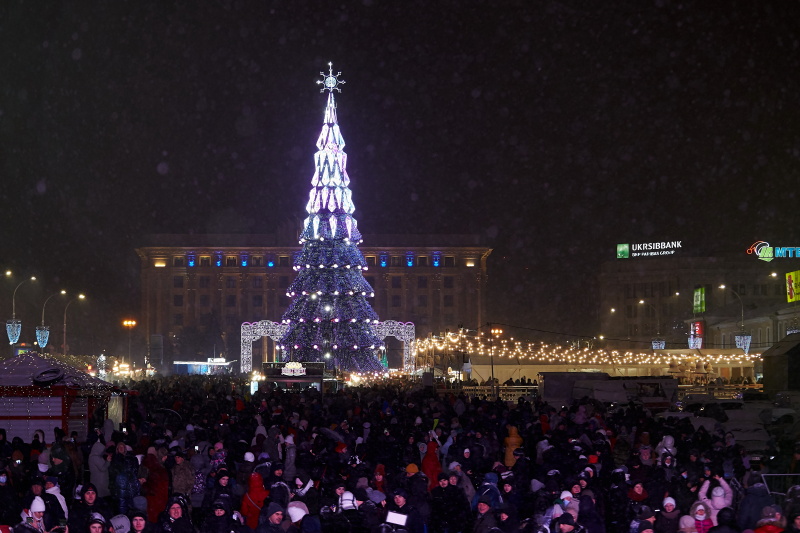 На площі Свободи відкрилася головна ялинка міста