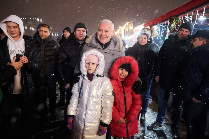 На площі Свободи відкрилася головна ялинка міста