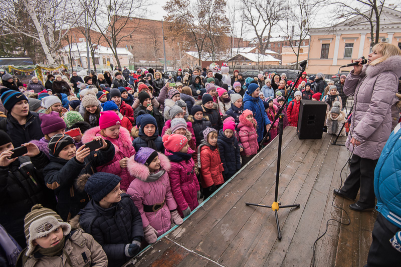 У Холодногірському районі відкрили новорічну ялинку