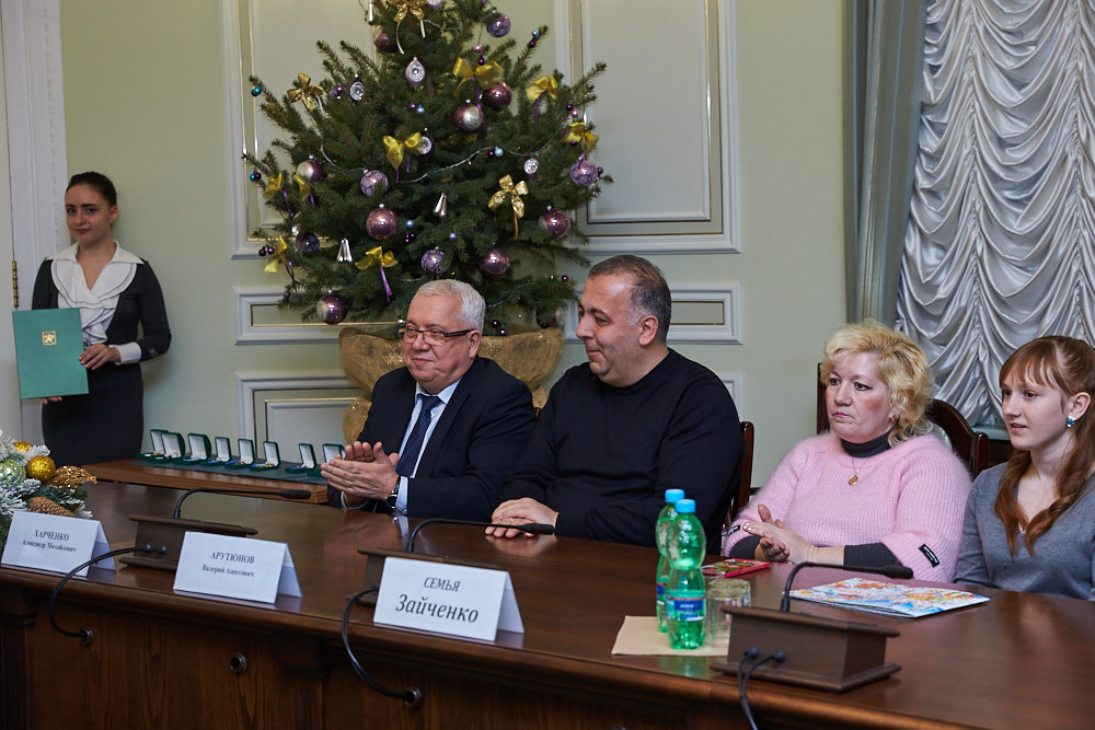 Геннадій Кернес: 67 дітей з багатодітних сімей отримали нову домівку