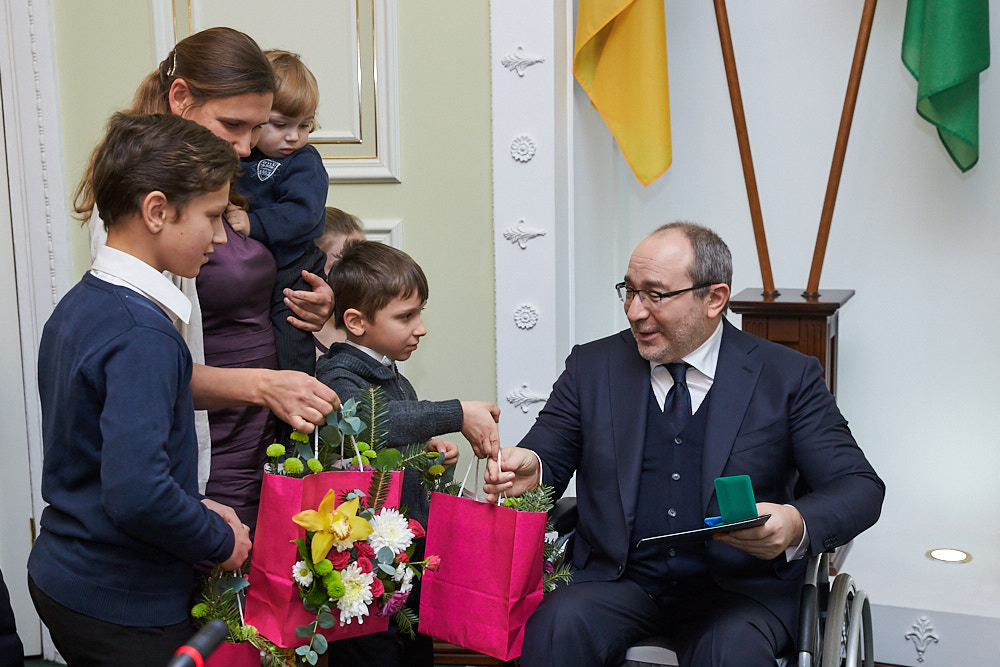 Геннадій Кернес: 67 дітей з багатодітних сімей отримали нову домівку
