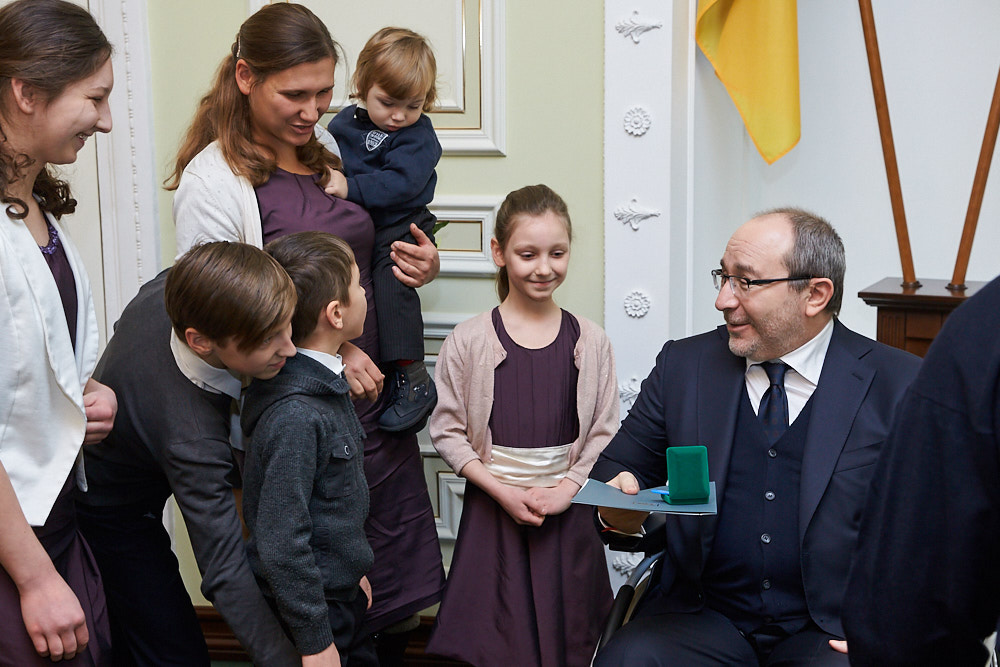 Геннадій Кернес: 67 дітей з багатодітних сімей отримали нову домівку