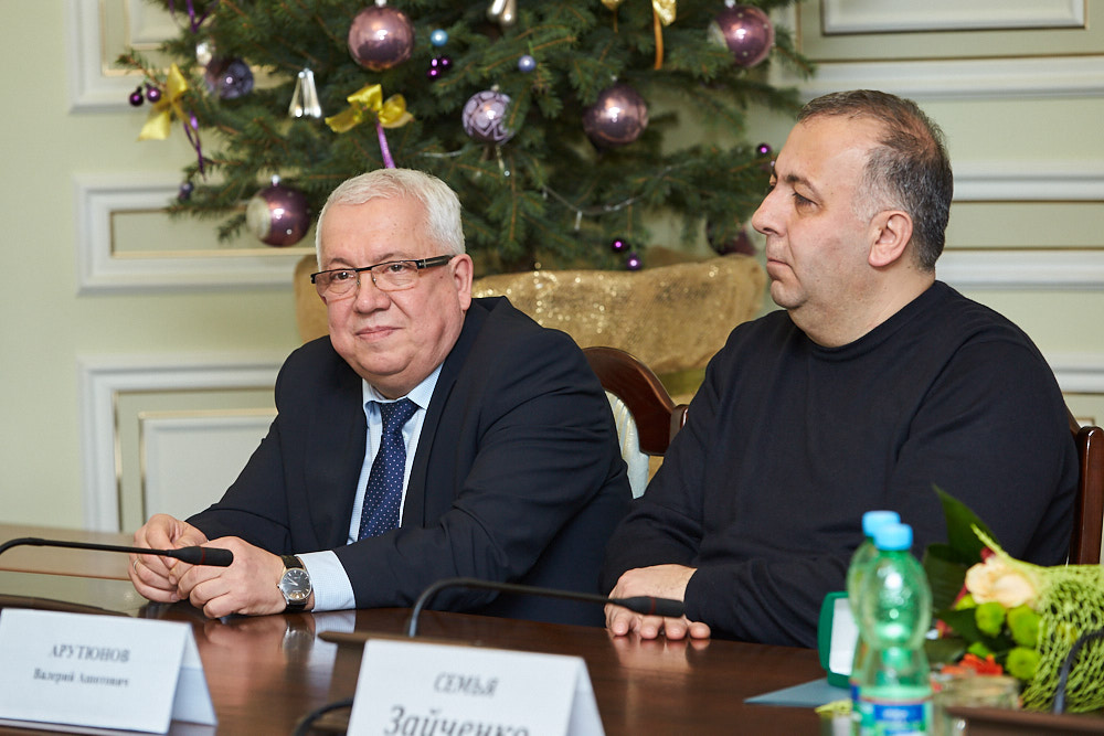 Геннадій Кернес: 67 дітей з багатодітних сімей отримали нову домівку