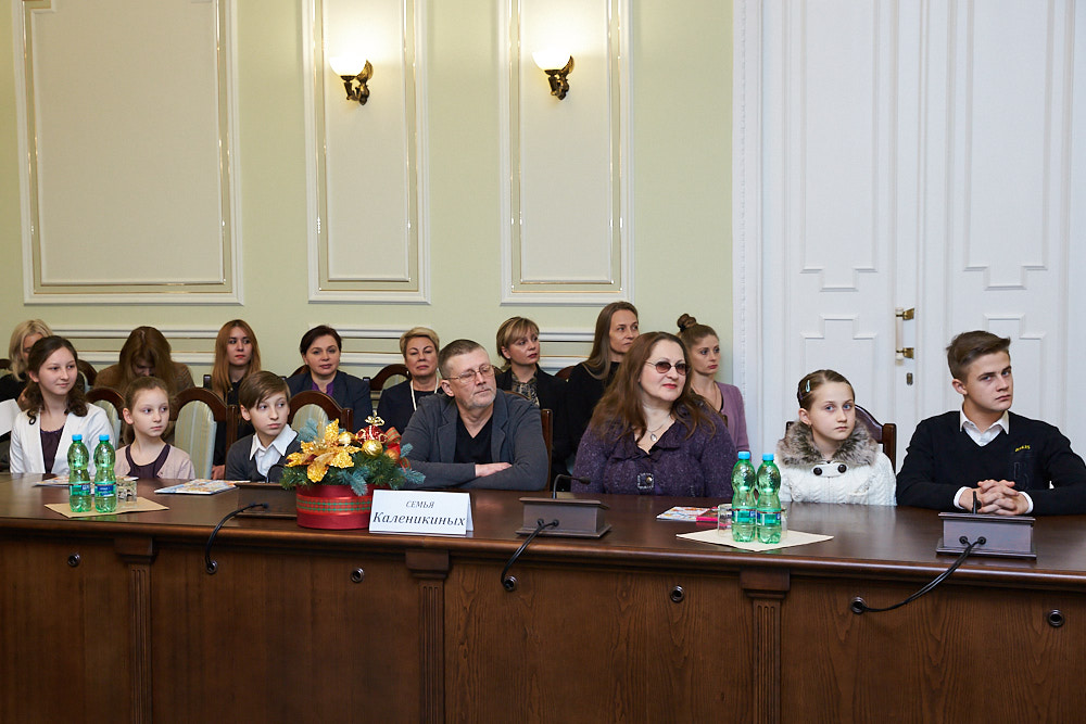 Геннадій Кернес: 67 дітей з багатодітних сімей отримали нову домівку
