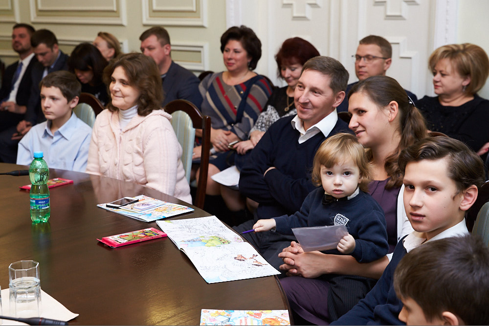 Геннадій Кернес: 67 дітей з багатодітних сімей отримали нову домівку