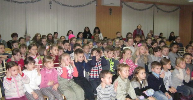 У районах міста дітей-пільговиків вітають із Новим роком