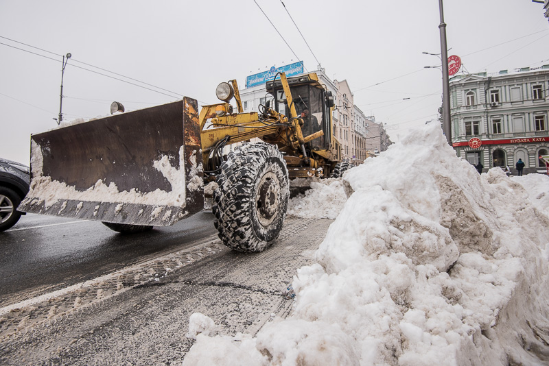 У Харкові за добу вивезли понад 2,6 тисячі тонн снігу