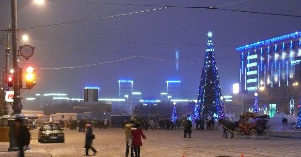 Обмеження руху транспорту по площі Свободи продовжено на тиждень