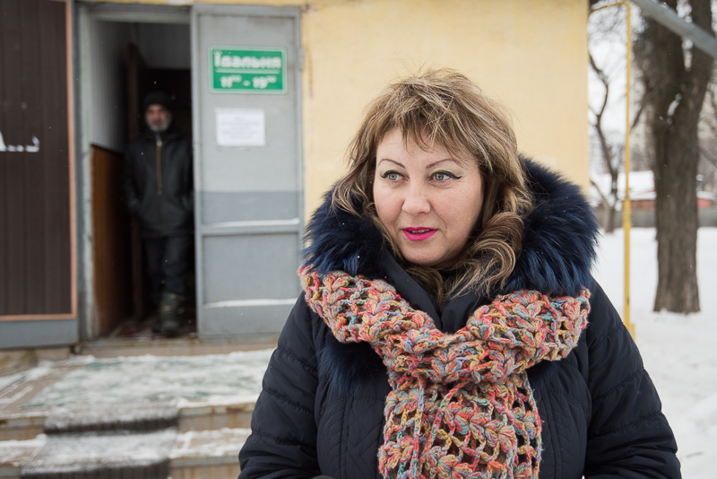 У харківській їдальні біля Південного вокзалу бездомних годують гарячими сніданками