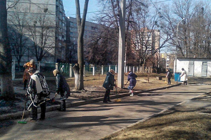 У Слобідському районі пройшло прибирання територій