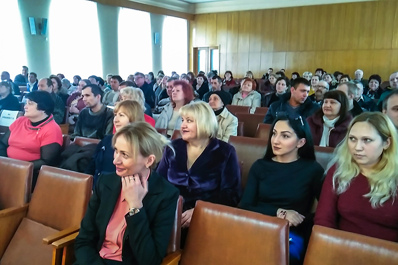 У районах міста вітають працівників житлово-комунального господарства і побутового обслуговування (доповнено)