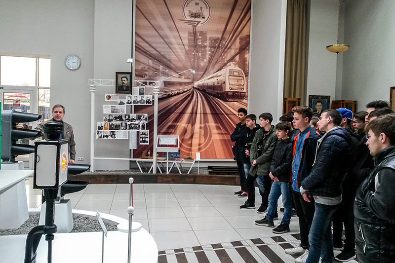 У Харкові почали проводить соціальні екскурсії для школярів
