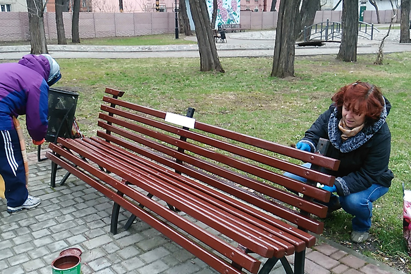 У районах міста - весняний благоустрій території
