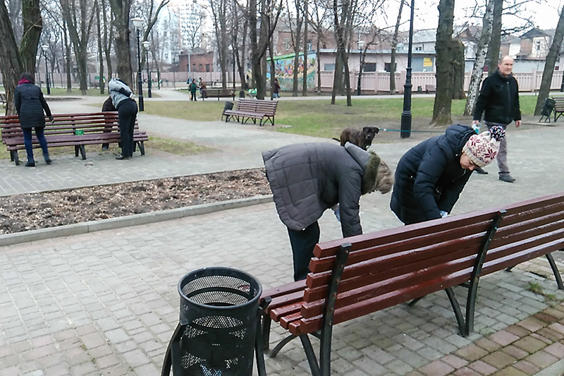 У районах міста - весняний благоустрій території