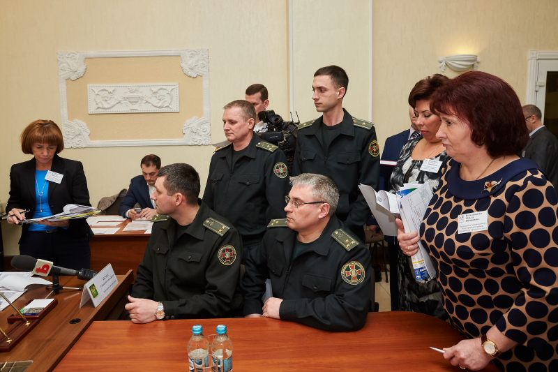 Геннадій Кернес провів особистий прийом в Академії Нацгвардії