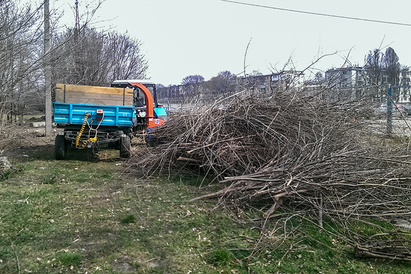 У районах міста пройшли масові суботники (доповнено)
