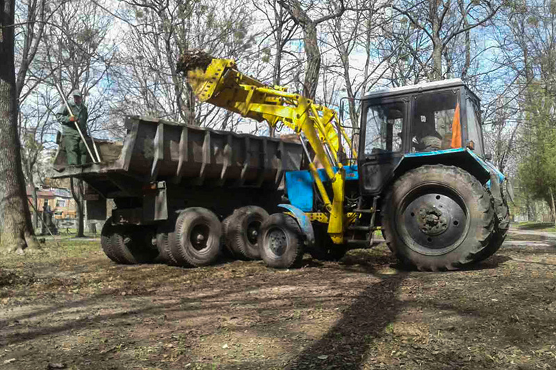 У районах міста пройшли масові суботники (доповнено)