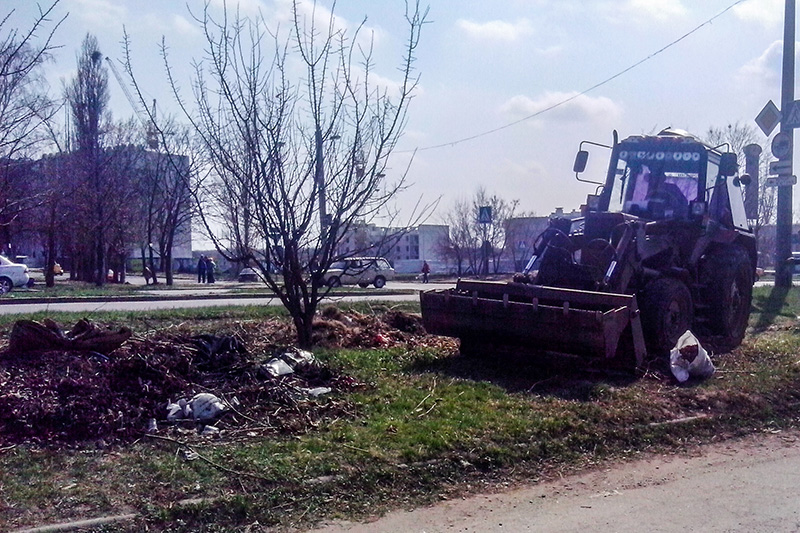 У районах міста пройшли масові суботники (доповнено)