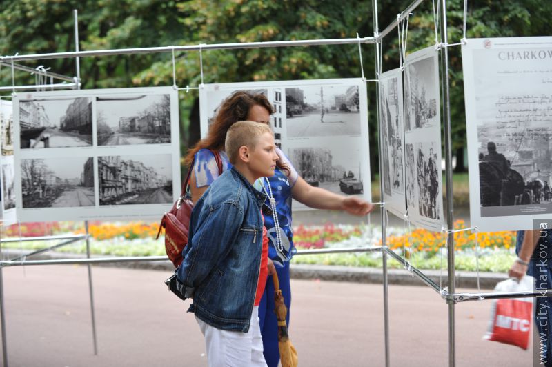У саду Шевченка відкрилася унікальна фотовиставка
