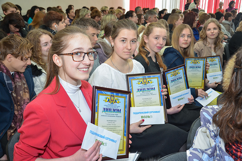 У Київському районі нагородили лідерів учнівського самоврядування
