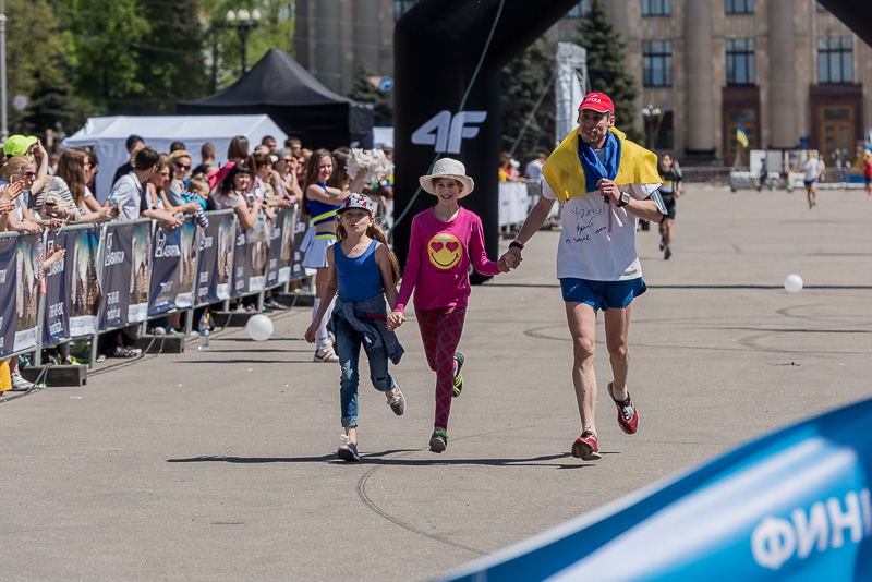 У Харкові проходить масовий міжнародний марафон (доповнено, оновлено)