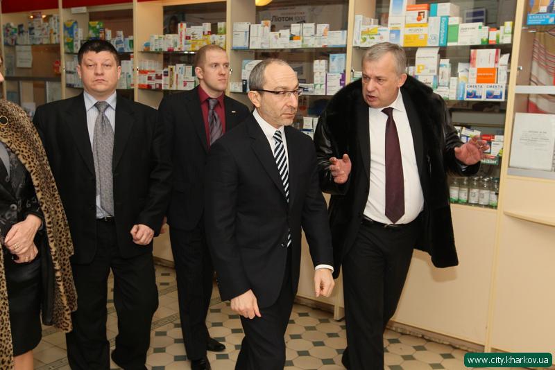 Геннадій Кернес представив колективу лікарні № 2 нового головного лікаря