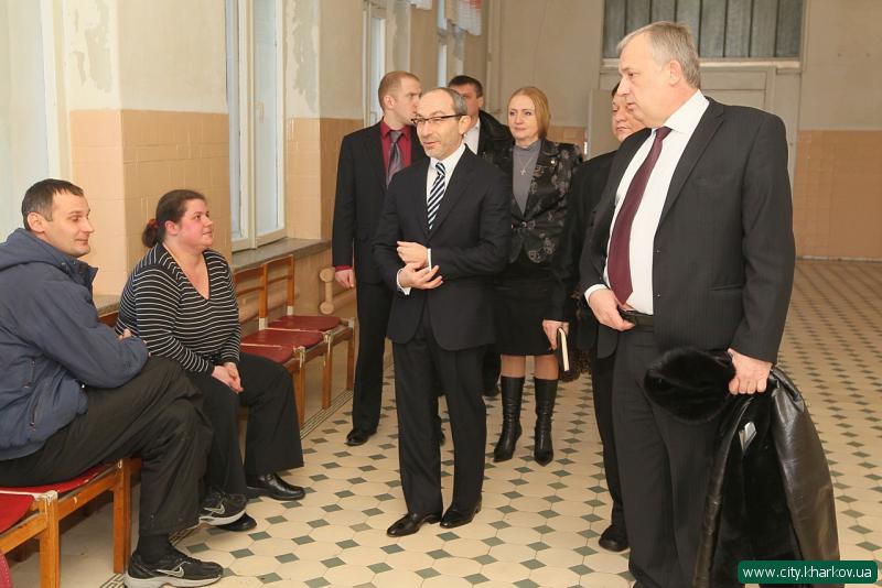 Геннадій Кернес представив колективу лікарні № 2 нового головного лікаря