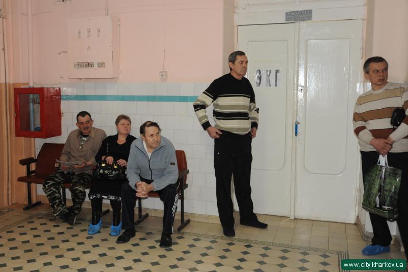 Геннадій Кернес представив колективу лікарні № 2 нового головного лікаря