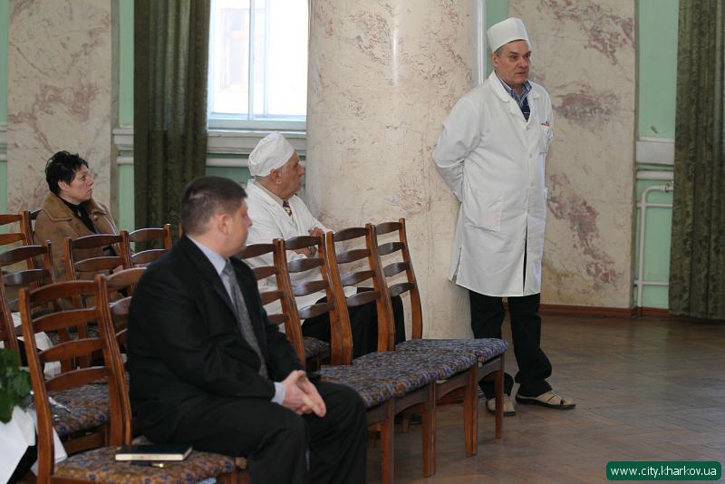 Геннадій Кернес представив колективу лікарні № 2 нового головного лікаря