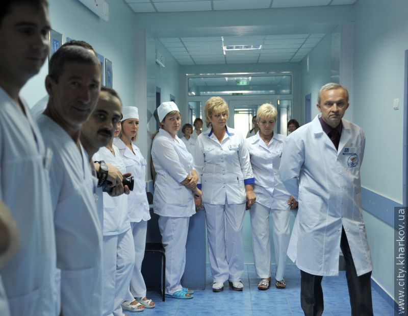 Геннадій Кернес відвідав у лікарні обгорілого запорізького хлопчика