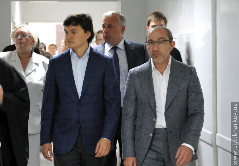 Геннадій Кернес відвідав у лікарні обгорілого запорізького хлопчика