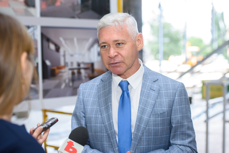 Ігор Терехов і Юлія Світлична проінспектували будівництво Регіонального центру адмінпослуг