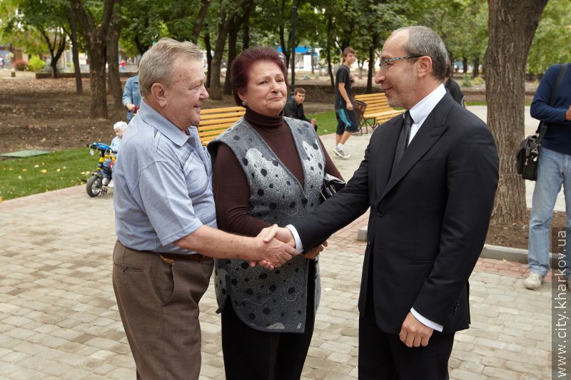 На бульварі Юр'єва відкрили оновлений сквер